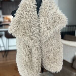 Love Tree Faux Fur Vest in Tan